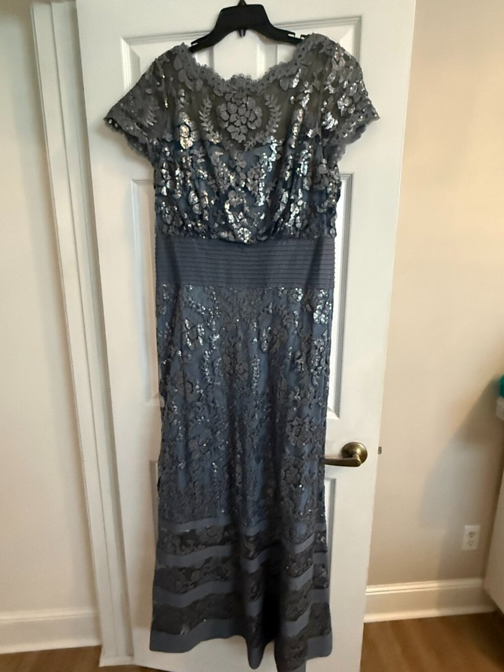 Tadashi Shoji Sequin Embroidered Lace Gown Gray Silver Sz 16